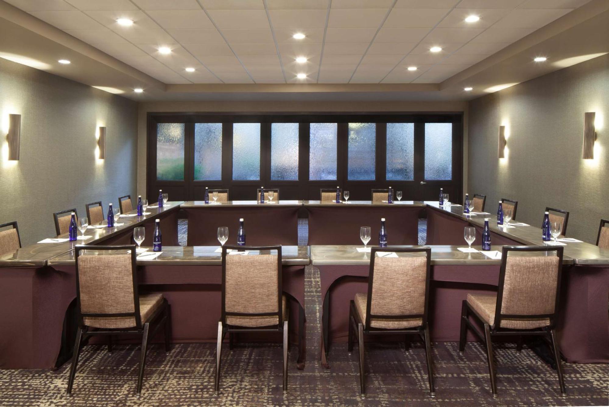 Embassy Suites By Hilton Philadelphia Airport Exteriör bild