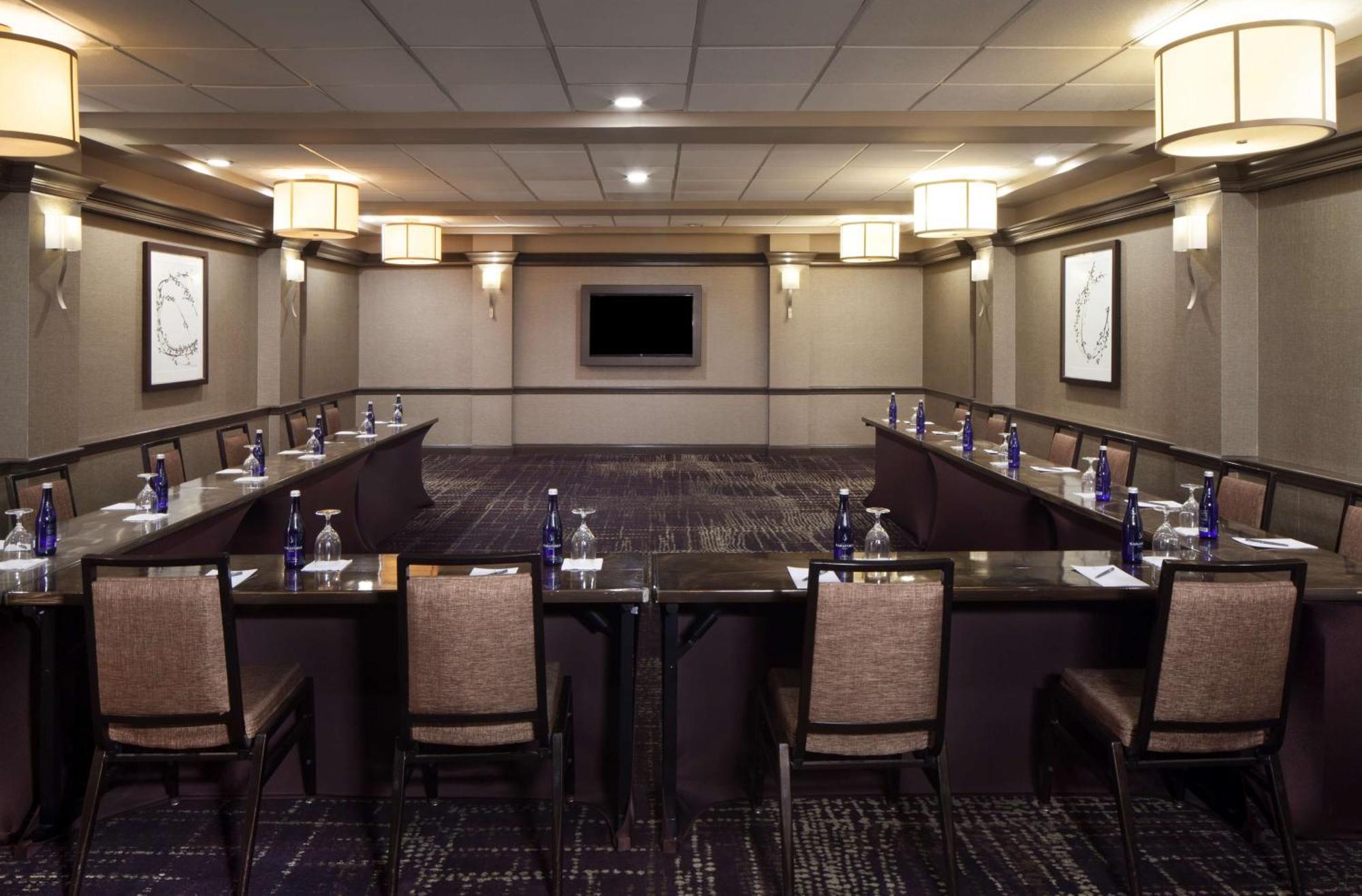 Embassy Suites By Hilton Philadelphia Airport Exteriör bild
