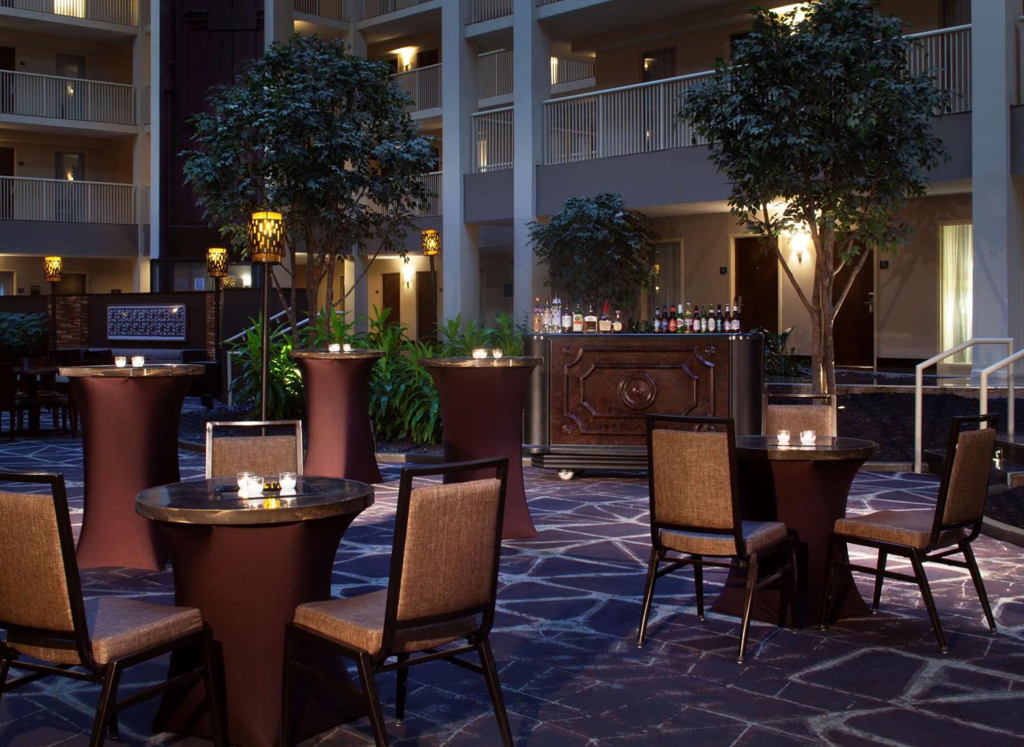 Embassy Suites By Hilton Philadelphia Airport Exteriör bild