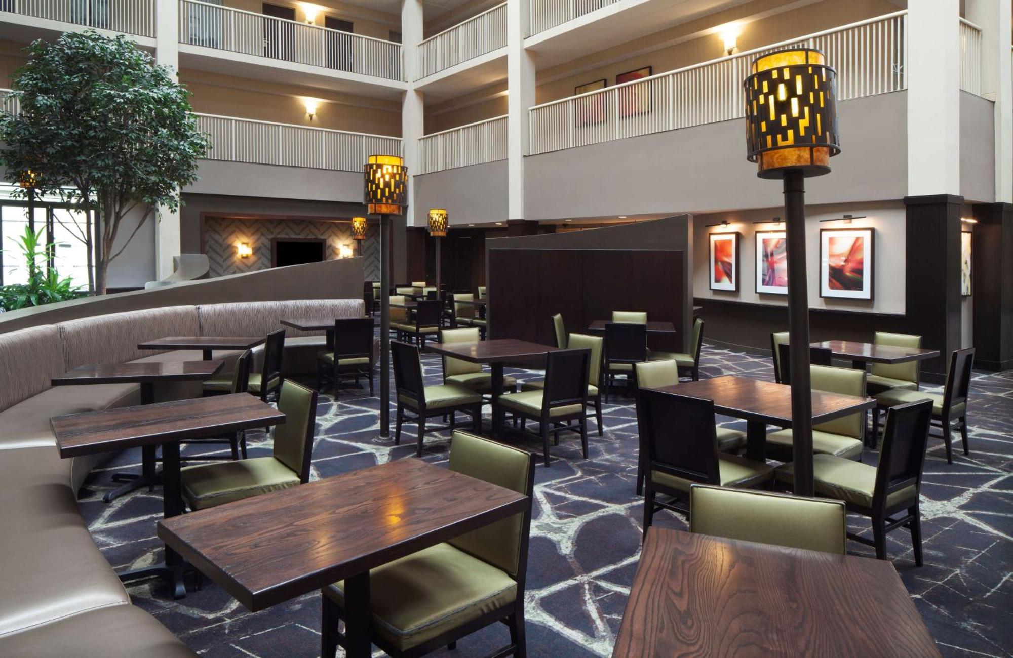 Embassy Suites By Hilton Philadelphia Airport Exteriör bild